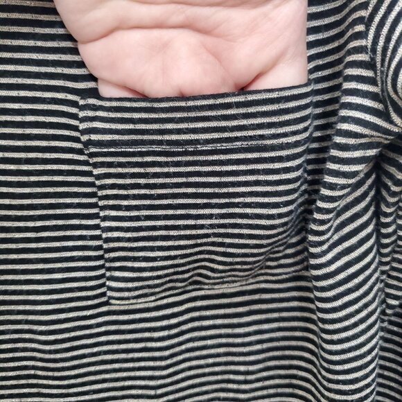 Soft Joie Women's Black Gold Metallic Thread‎ Roll Tab Sleeve Pocket Knit Top M - Picture 3 of 7